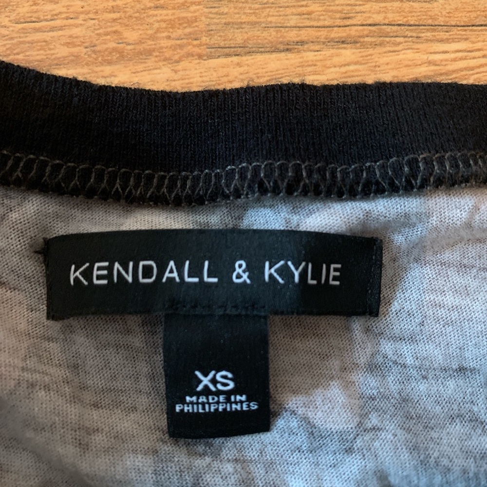 Crop top! - Picture 3 of 3